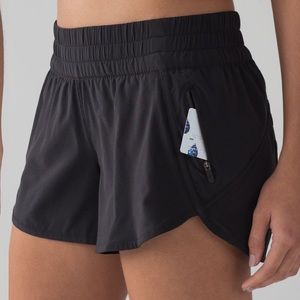 LULULEMON Tracker Short 4” Black